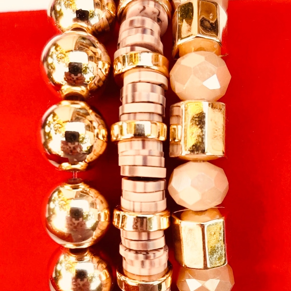 Bracelets - Picture 3 of 8